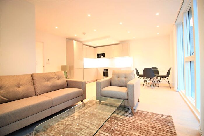 2 Bedroom Flat To Rent In Rochester Place, London, NW1