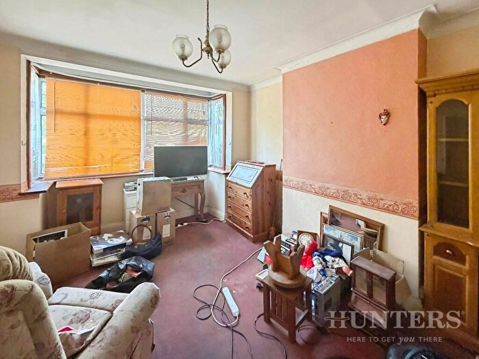 3 Bedroom Semi-Detached House For Sale In London Road, Wallington, SM6