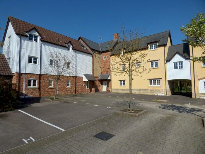 2 Bedroom Flat To Rent In Maybold Crescent, Haydon End, Swindon, SN25