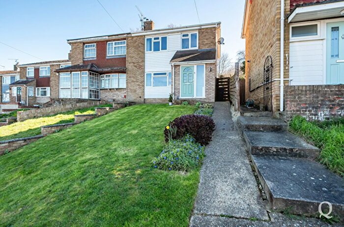 3 Bedroom Semi Detached House For Sale In Fairleas, Sittingbourne, Kent, ME10