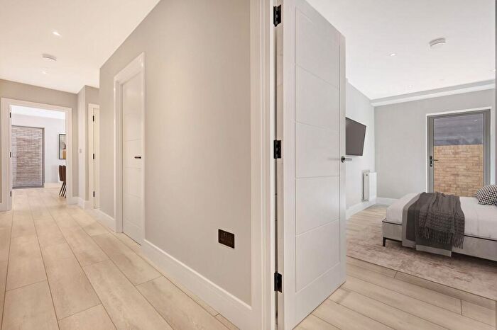 2 Bedroom Apartment To Rent In St James House, Vicarage Road, London, E10