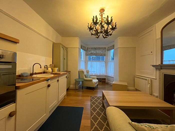 1 Bedroom Flat To Rent In Luttrell House - Charmouth, DT6