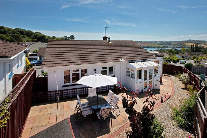 2 Bedroom Detached Bungalow For Sale In Bishops Avenue, Bishopsteignton, TQ14