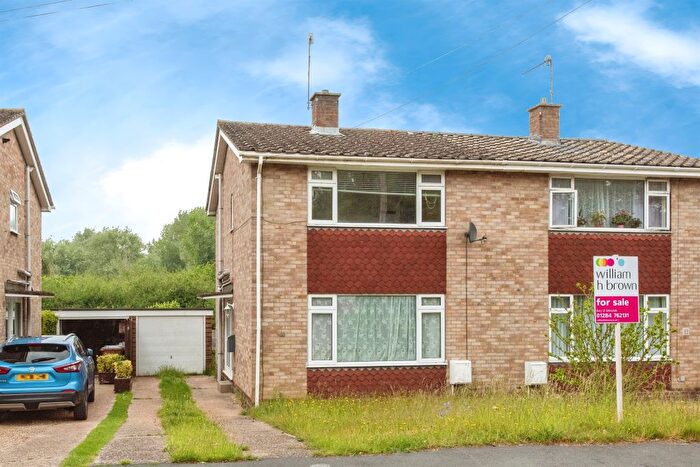 3 Bedroom Semi-Detached House For Sale In Runnymede Green, Bury St. Edmunds, IP33