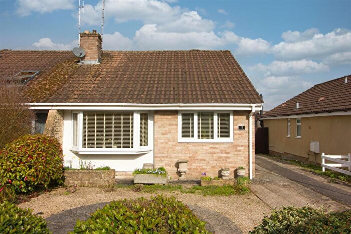 2 Bedroom Semi-Detached Bungalow For Sale In Park Road, Malmesbury, SN16