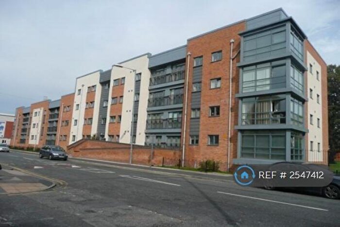 2 Bedroom Flat To Rent In Moss Lane East, Manchester, M14