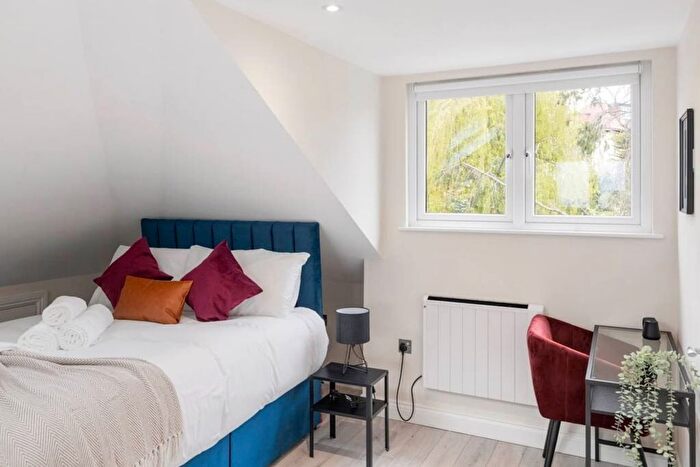 1 Bedroom Studio To Rent In Alderton Way, London, NW4