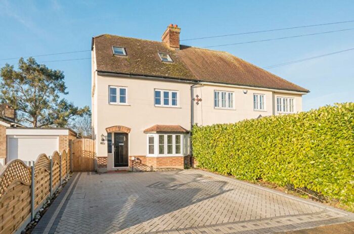 4 Bedroom Semi Detached House For Sale In Home Road, Bedford, MK43