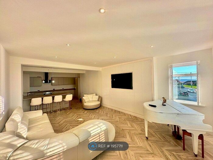 2 Bedroom Flat To Rent In Roker, Sunderland, SR6