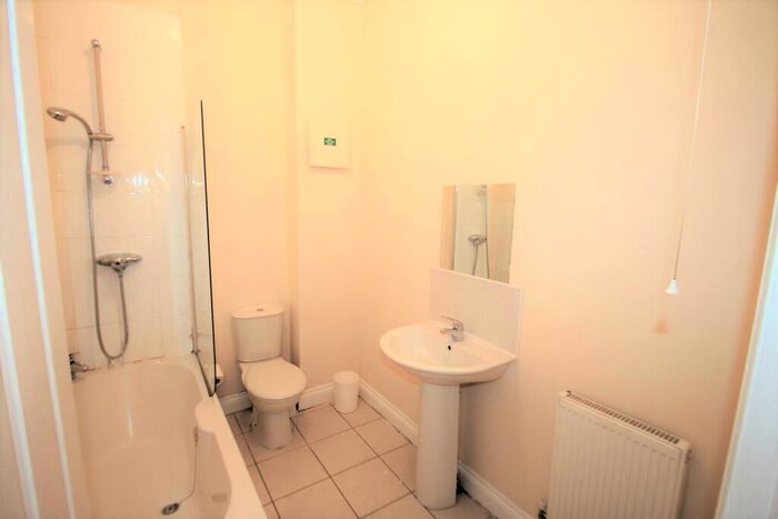 2 Bedroom Apartment To Rent In Charter House, PO1