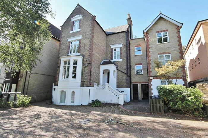 2 Bedroom Flat For Sale In More House, The Grove, Isleworth, TW7