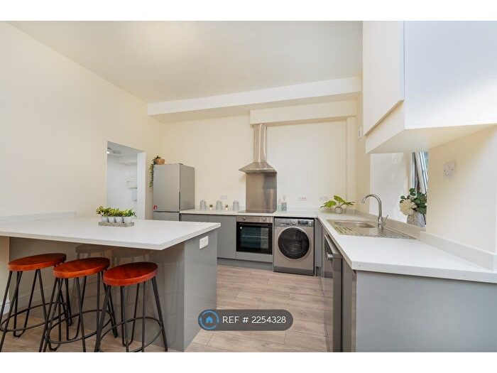 5 Bedroom Terraced House To Rent In Whitham Road, Sheffield, S10