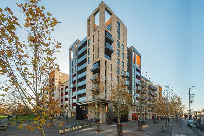 3 Bedroom Flat To Rent In Colindale Avenue, London, NW9