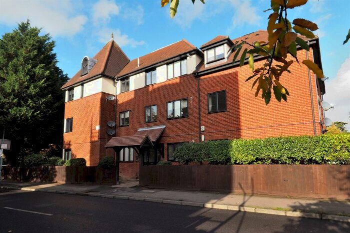 2 Bedroom Apartment To Rent In Lords Bushes Court, High Road, Buckhurst Hill, IG9