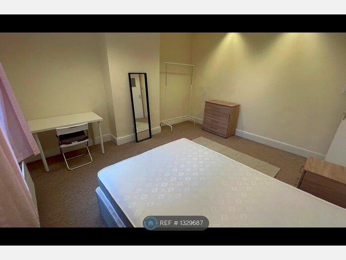 4 Bedroom Maisonette To Rent In Gloucester Road North, Bristol, BS7