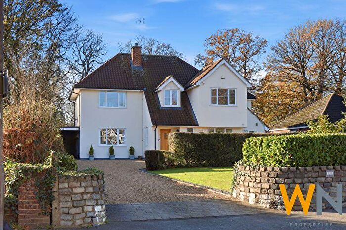 4 Bedroom Detached House For Sale In Ingrave Road, Brentwood, CM13