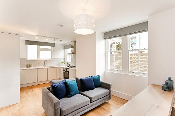 2 Bedroom Flat To Rent In Stephendale Road, London, SW6
