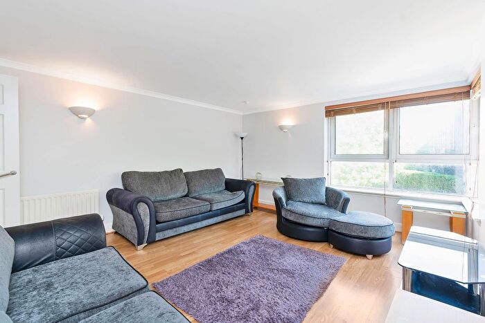 2 Bedroom Flat To Rent In Ann Terrace, Holyrood, Edinburgh, EH8