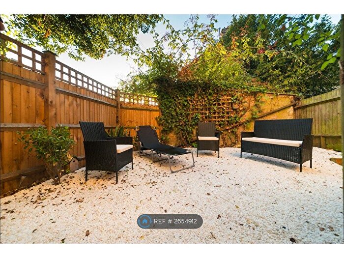 2 Bedroom Flat To Rent In Brixton Hill, London, SW2