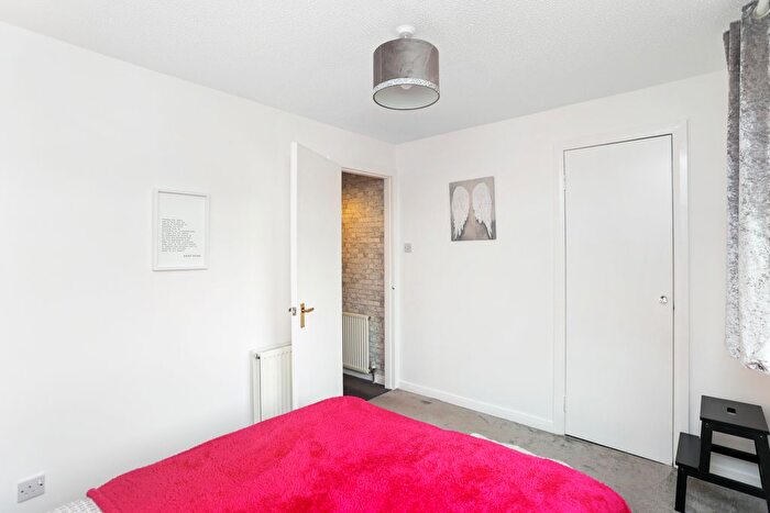 2 Bedroom Semi-detached Bungalow For Sale In Cleikiminfield, Newcraighall, Edinburgh, EH15