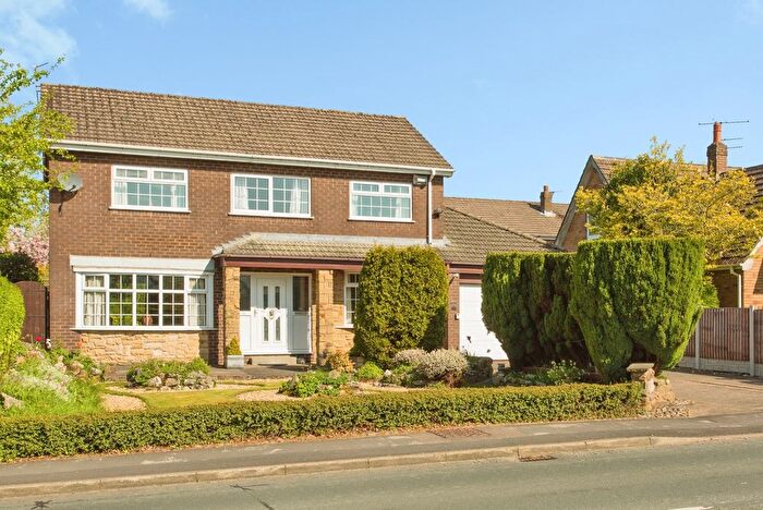 4 Bedroom Detached House For Sale In Lancaster Lane, Leyland, Lancashire, PR25