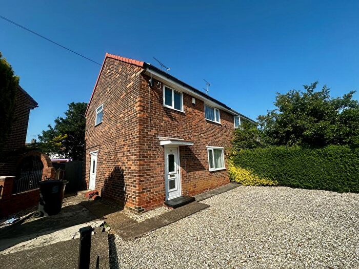 3 Bedroom House To Rent In Woodside Road, Doncaster, DN5