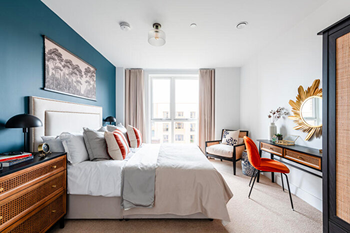 2 Bedroom Apartment For Sale In Park Rise, Hornchurch, London, RM12