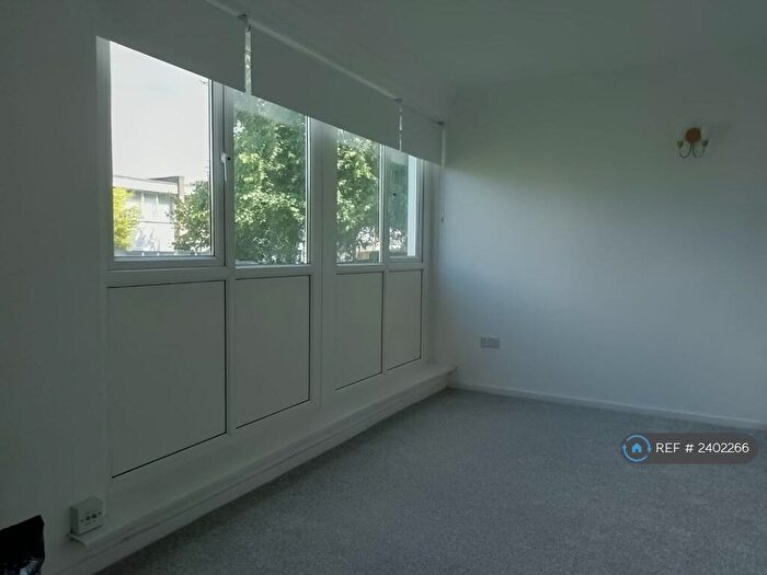 2 Bedroom Flat To Rent In St. Just Place, Newcastle Upon Tyne, NE5