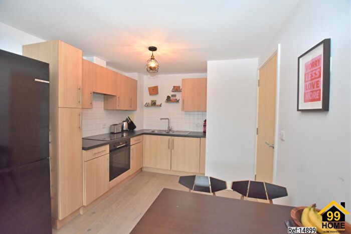 1 Bedroom Apartment For Sale In Oakleigh Court, London, Greater, N1
