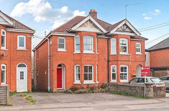 3 Bedroom Semi Detached House For Sale In Hursley Road, Chandler's Ford, Eastleigh, SO53