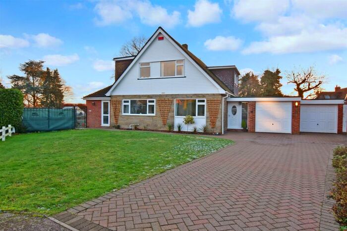 4 Bedroom Detached House For Sale In Whitehill Close, Lower Hardres, Canterbury, Kent, CT4