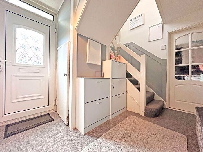 3 Bedroom End Of Terrace House For Sale In Ramsay Close, West Bromwich, B71