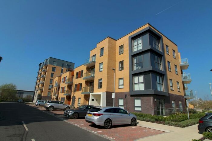 2 Bedroom Apartment To Rent In Peregrine House, Bedwyn Mews, Reading, RG2