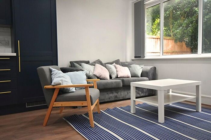 2 Bedroom Flat To Rent In Raleigh Street Nottingham, NG7