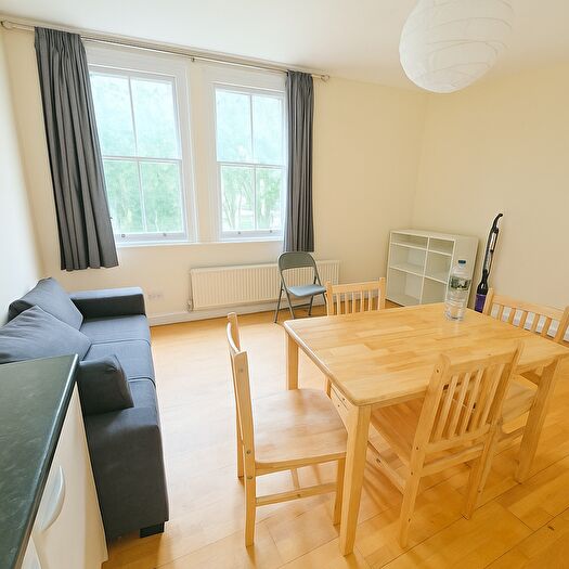 2 Bedroom Flat To Rent In Bow Road, London, E3