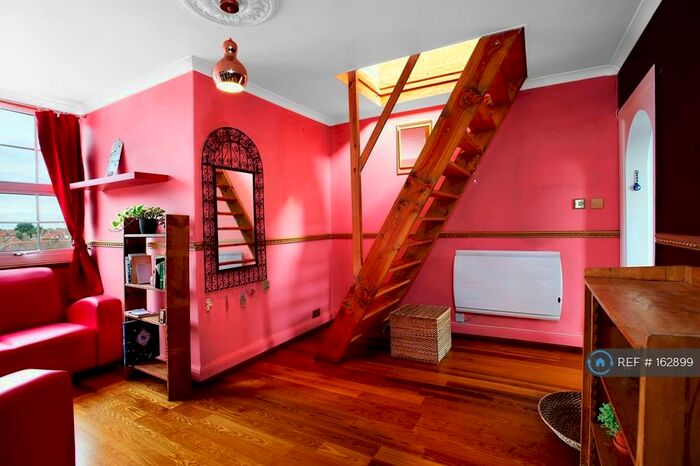 1 Bedroom Flat To Rent In Lordship Lane, London, N17