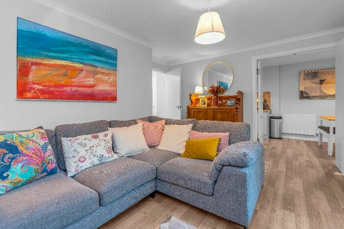 2 Bedroom Flat To Rent In Pitt Street, Leith, Edinburgh, EH6