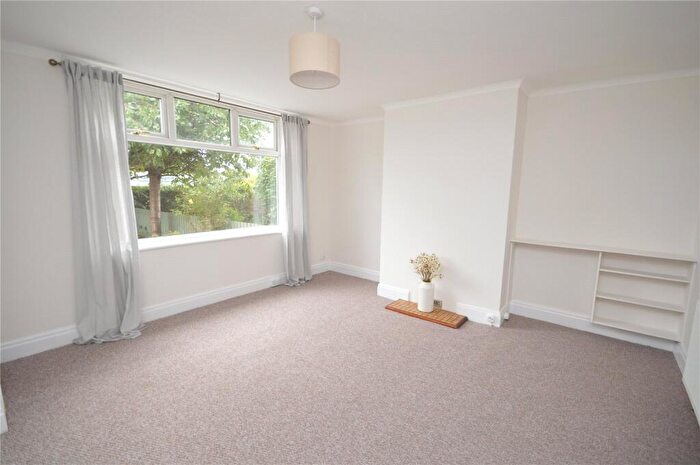 3 Bedroom Semi-Detached House For Sale In Firth Grove, Leeds, LS11