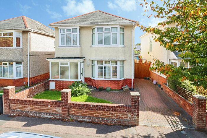 4 Bedroom Detached House For Sale In The Avenue, Moordown, Bournemouth, Dorset, BH9