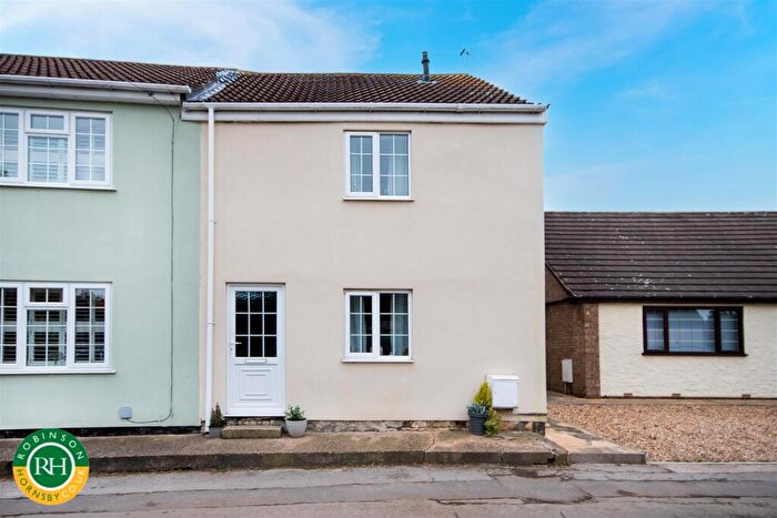 2 Bedroom Cottage For Sale In Green Lane, Cantley, Doncaster, DN3
