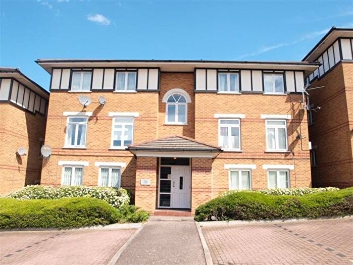 1 Bedroom Flat To Rent In Harry Court, Wenlock Gardens, Hendon, NW4