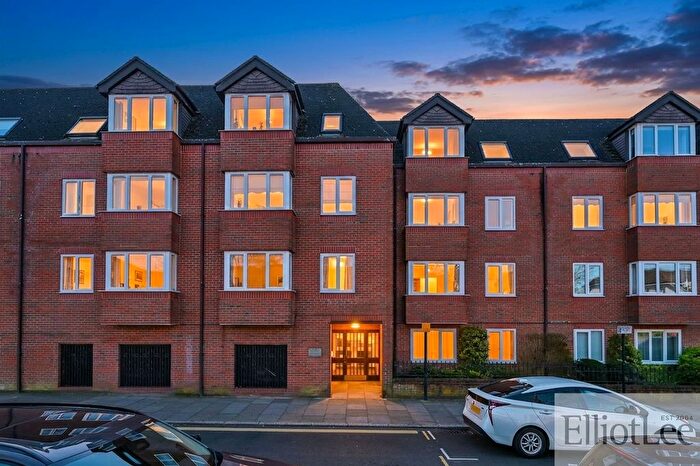 1 Bedroom Flat For Sale In Uxbridge Road, Lutyens Lodge, HA5