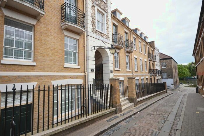 1 Bedroom Flat To Rent In Water Lane, Richmond, TW9