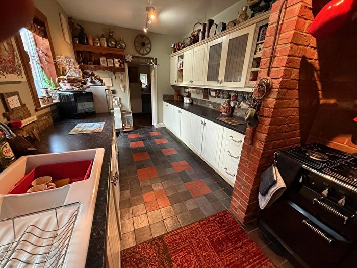 3 Bedroom Semi-Detached House For Sale In Winsover Road, Spalding, PE11