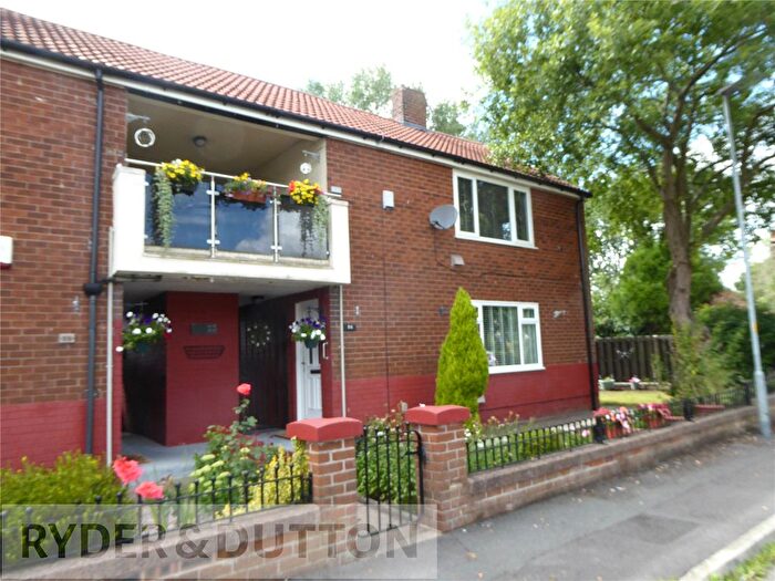 2 Bedroom Flat To Rent In Rosary Road, Oldham, Greater Manchester, OL8
