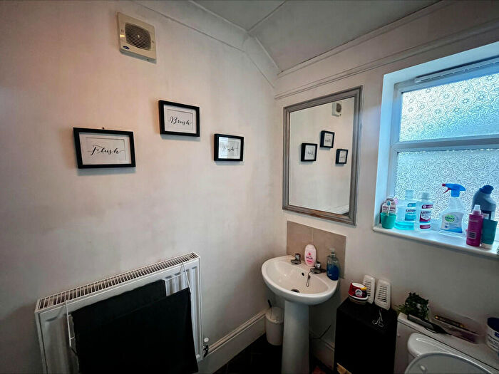 2 Bedroom Semi-Detached House For Sale In Lime Grove, Stapleford, Nottingham, NG9