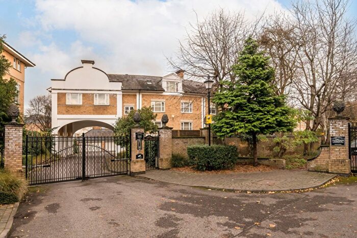 3 Bedroom End Of Terrace House To Rent In Thames Crescent, London, W4