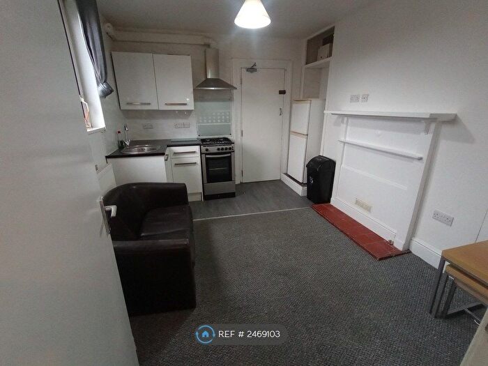 1 Bedroom Flat To Rent In Albert Road, Plymouth, PL2
