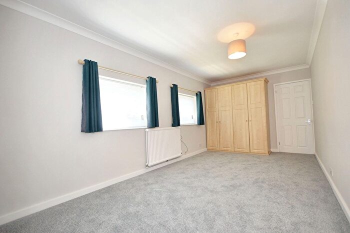 3 Bedroom Flat To Rent In Penn Road, Beaconsfield, HP9