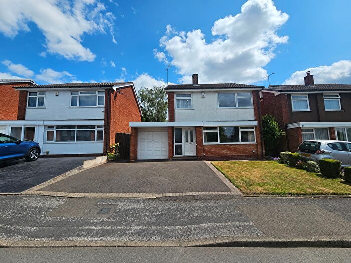 3 Bedroom Property To Rent In Liskeard Road, Walsall, WS5